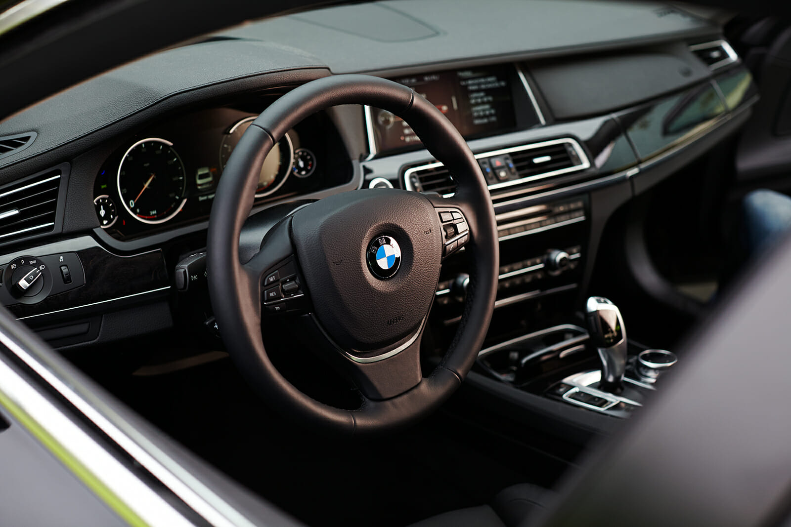 bmw_740i_interiora Staging Site